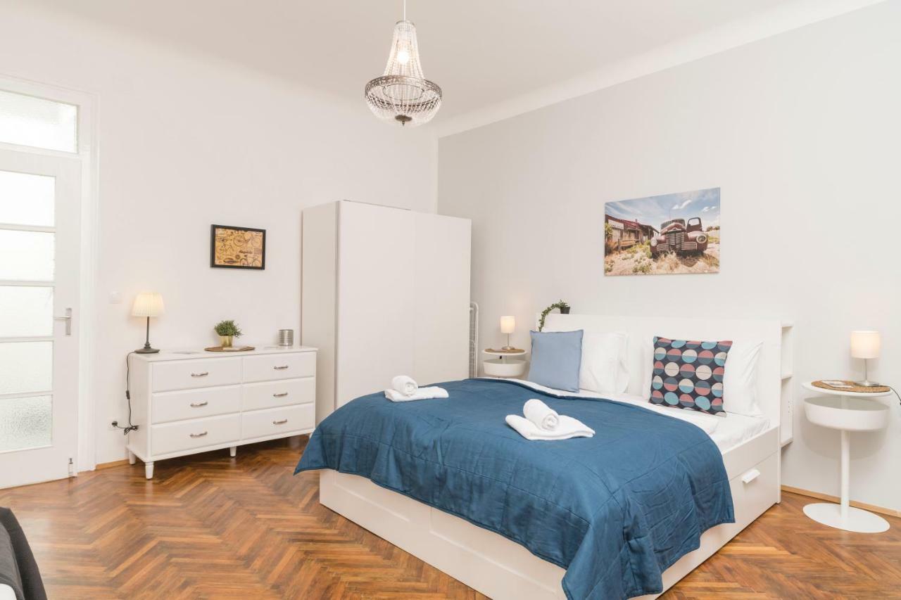 Apartment Spittelau Spacious Bright Contactless Selfcheckin Metro Train Station Vienna