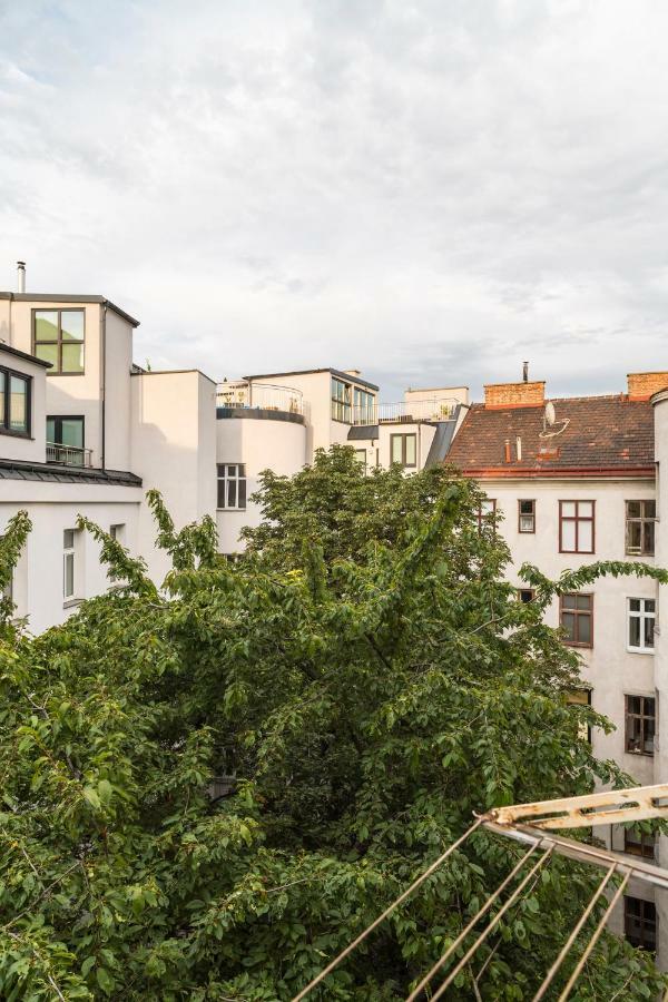 Apartment Spittelau Spacious Bright Contactless Selfcheckin Metro Train Station Vienna