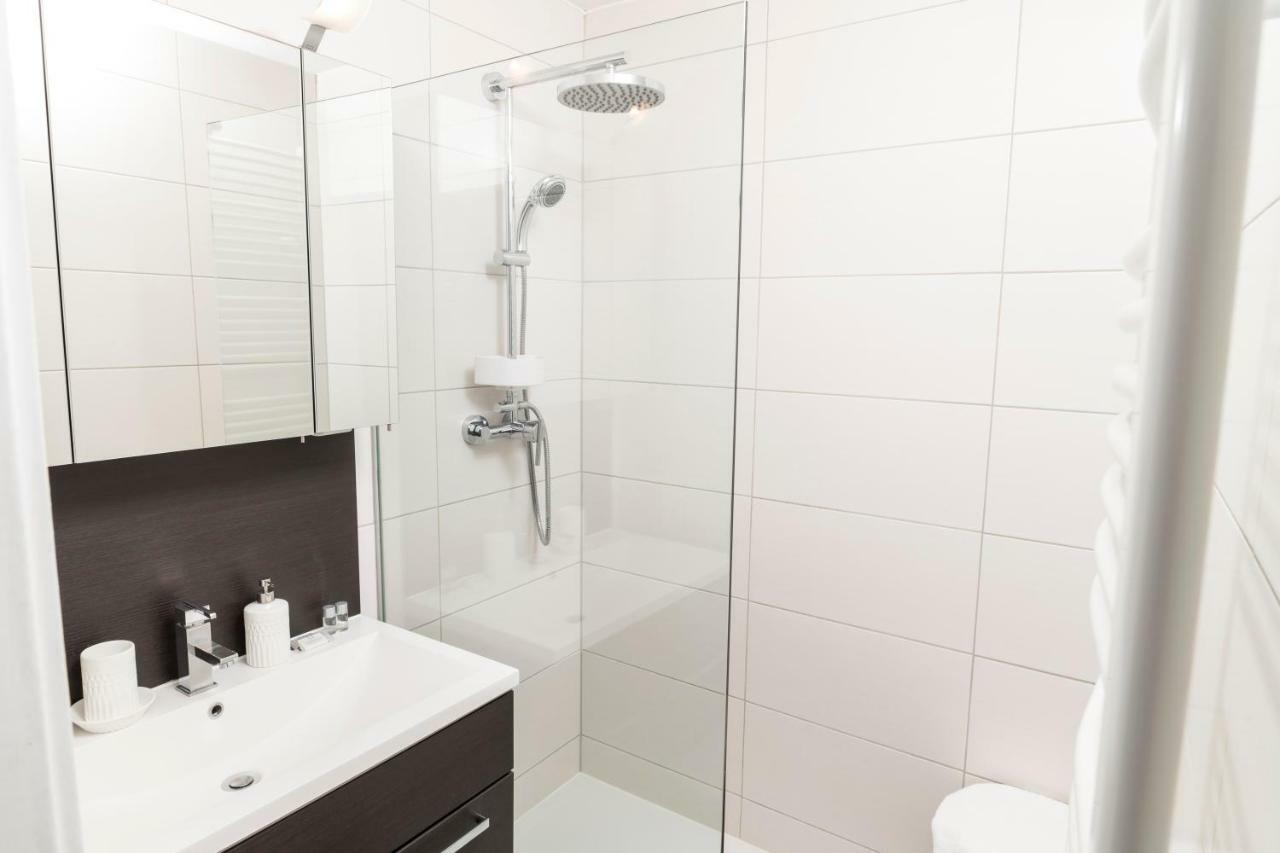 Spittelau Spacious Bright Contactless Selfcheckin Metro Train Station Apartment Vienna